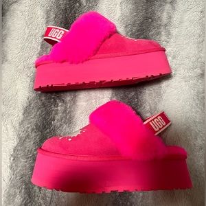UGG Funkette Platform Slippers